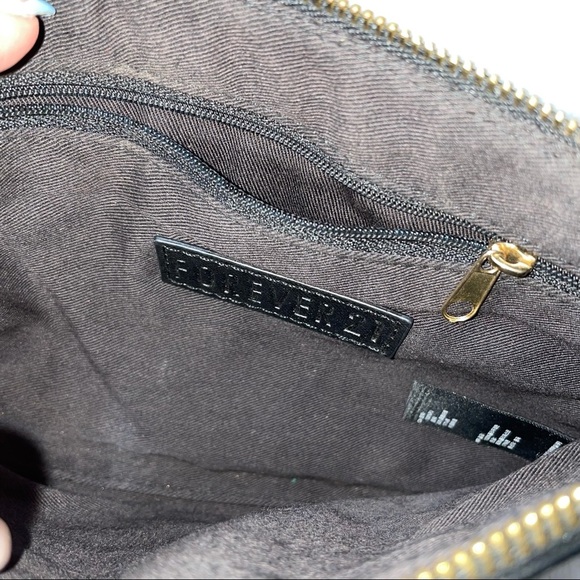 Studded black wristlet - Picture 2 of 3